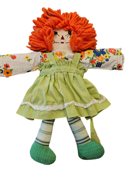 Other - 1960's Vintage Raggedy Ann Doll in Green Jumper Dress